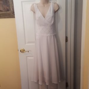 White sleeveless dress